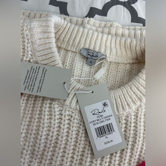 Rails Romy Sweater
Ivory Multi Daisies NWT Size XL - Picture 8 of 10
